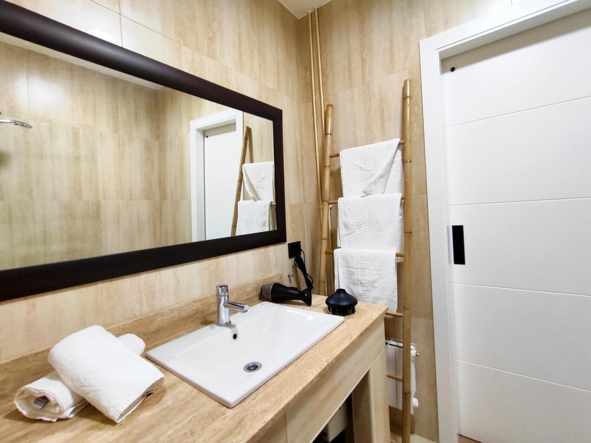 Tranquilo Apartamento Con Parking Gratis Vigilado 24H Vigo Ngoại thất bức ảnh