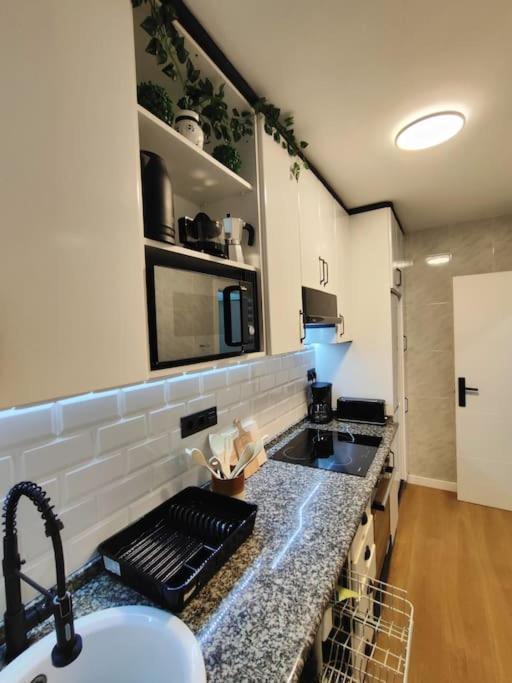 Tranquilo Apartamento Con Parking Gratis Vigilado 24H Vigo Ngoại thất bức ảnh
